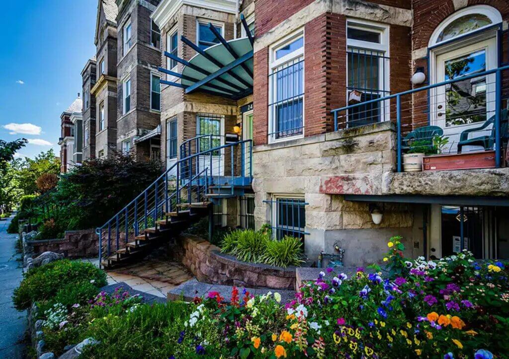 adams morgan neighborhood